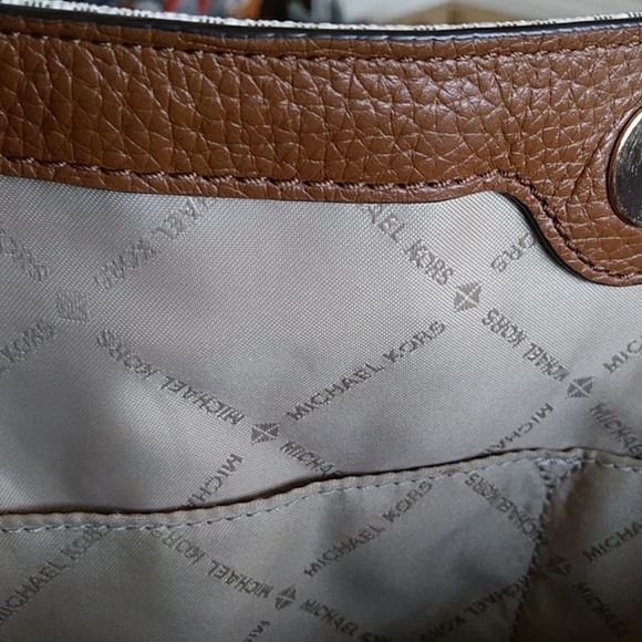 NWOT Authentic Michael Kors Signature Shoulderbag and Laptop Case - Picture 15 of 16